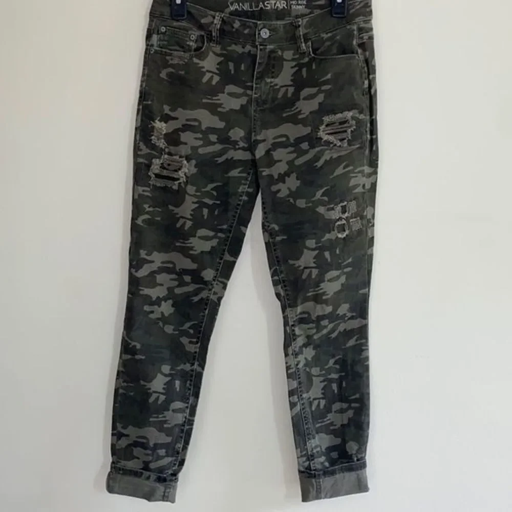 Vanilla Star Midrise Skinny Distressed‎ Camo Jeans Juniors Size 7